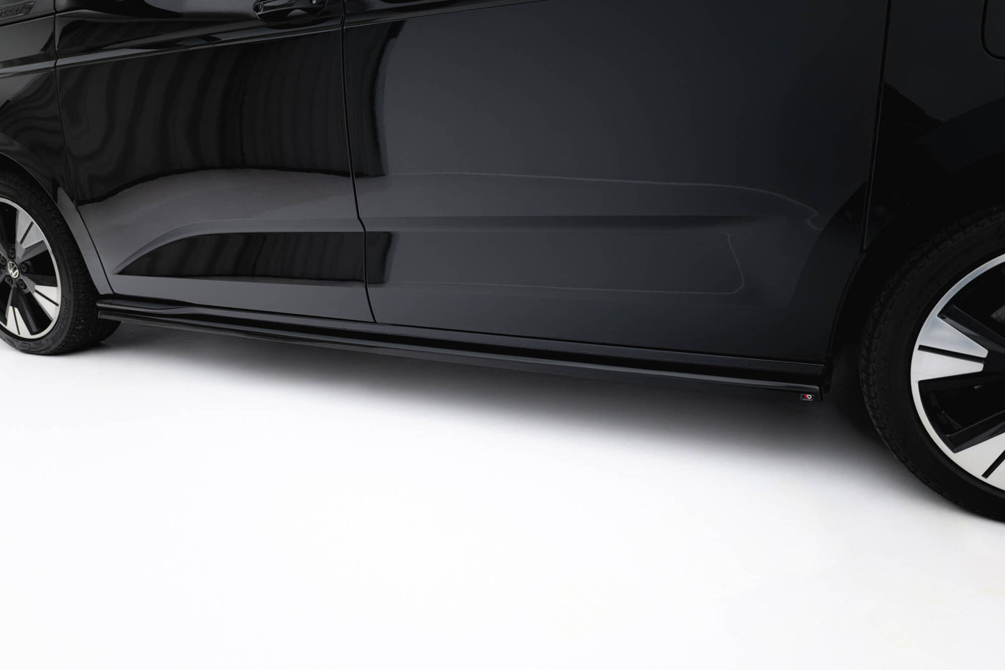 Maxton Design Set Splitter - Volkswagen Multivan T7 - img 6