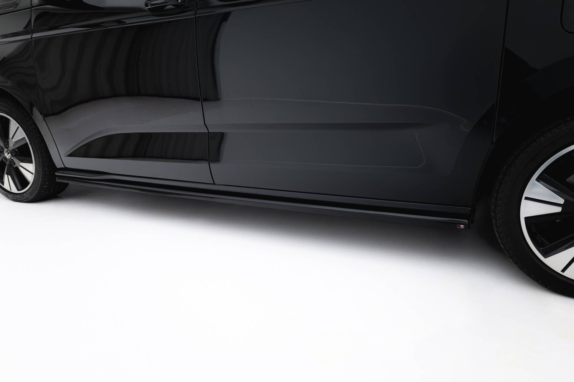 Maxton Design Set Splitter - Volkswagen Multivan T7 - img 6