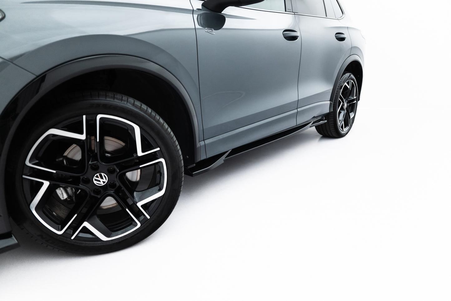 Maxton Design Set Splitter - Volkswagen Tiguan Mk3 - img 10