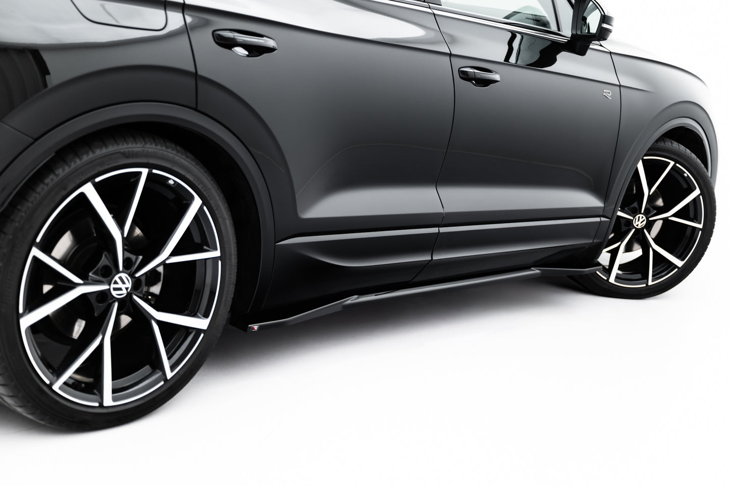 Maxton Design Set Splitter - Volkswagen Touareg Mk3 - img 11