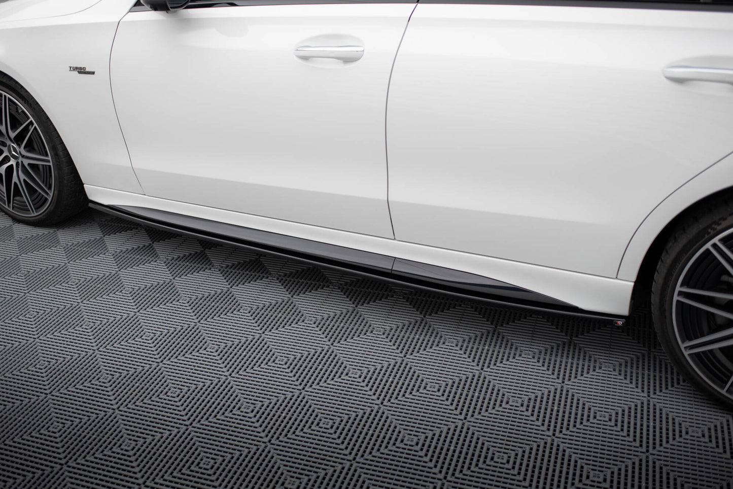 Maxton Design Minigonne Laterali - Mercedes C Klasa AMG-Line - img 4
