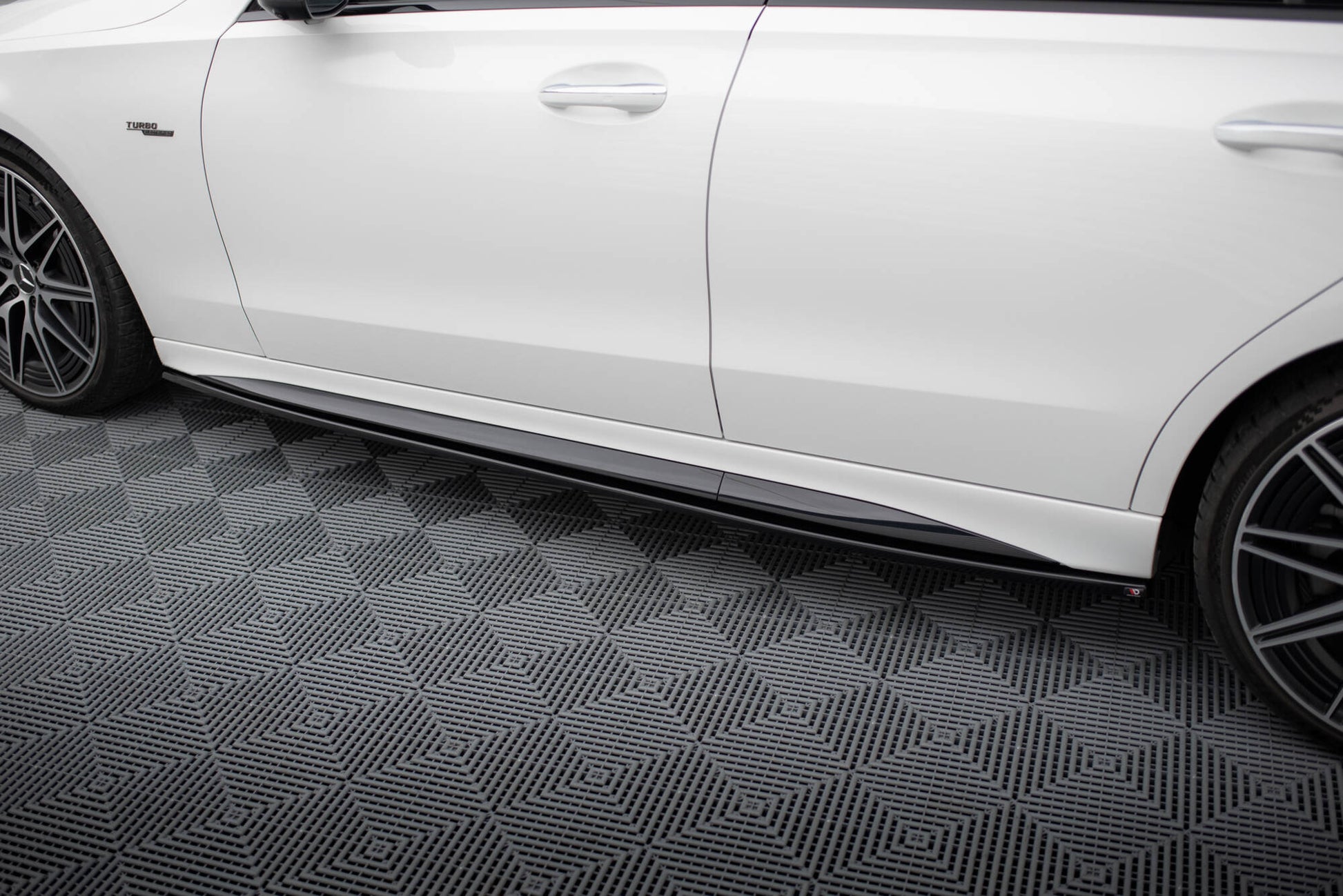Maxton Design Minigonne Laterali - Mercedes C Klasa AMG-Line - img 4