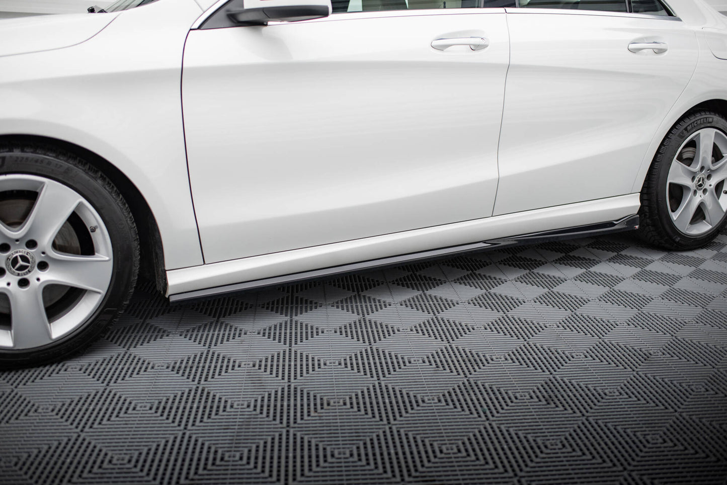 Maxton Design Minigonne Laterali - Mercedes CLA Standard