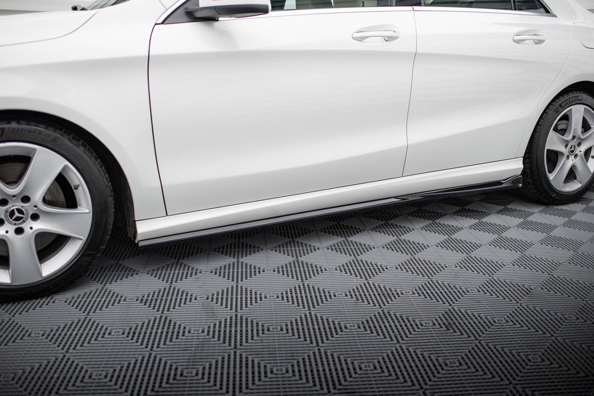 Maxton Design Minigonne Laterali - Mercedes CLA Standard