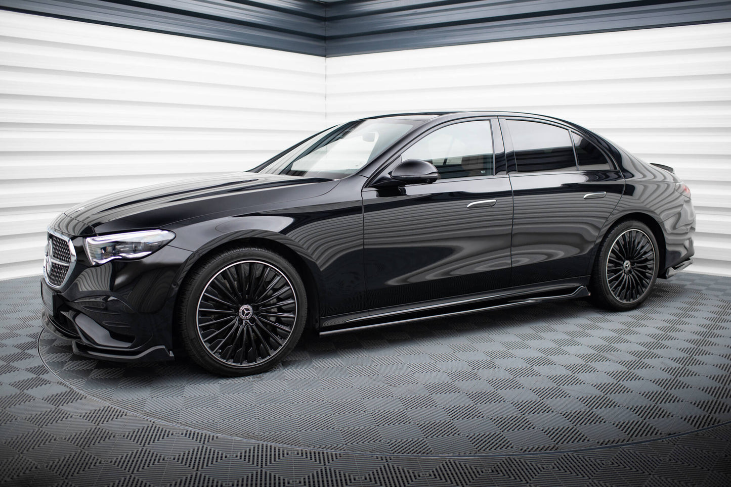 Maxton Design Minigonne Laterali - Mercedes E Klasa AMG-Line - img 2