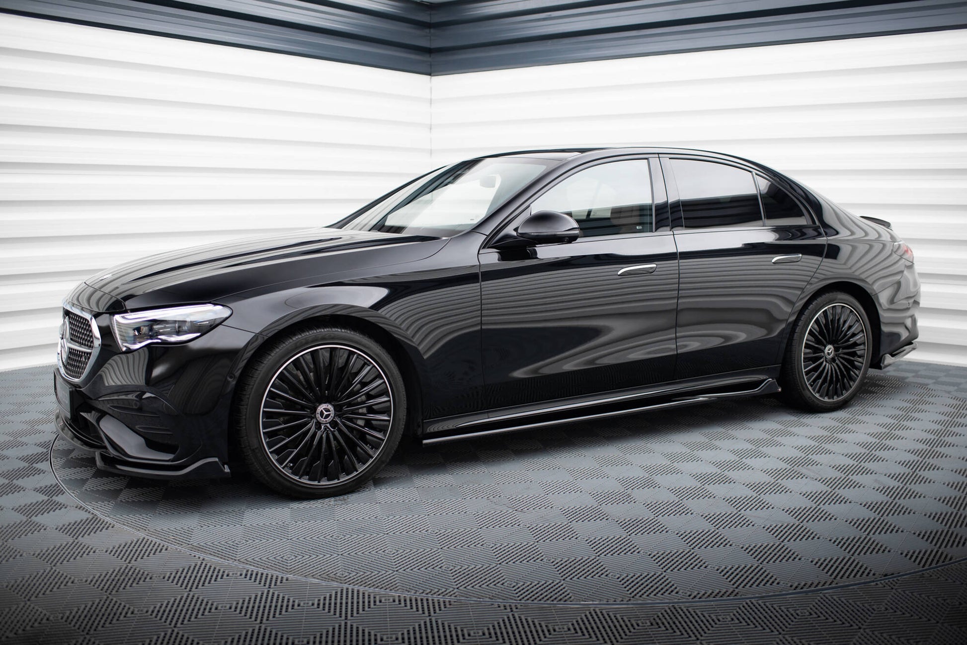 Maxton Design Minigonne Laterali - Mercedes E Klasa AMG-Line - img 2