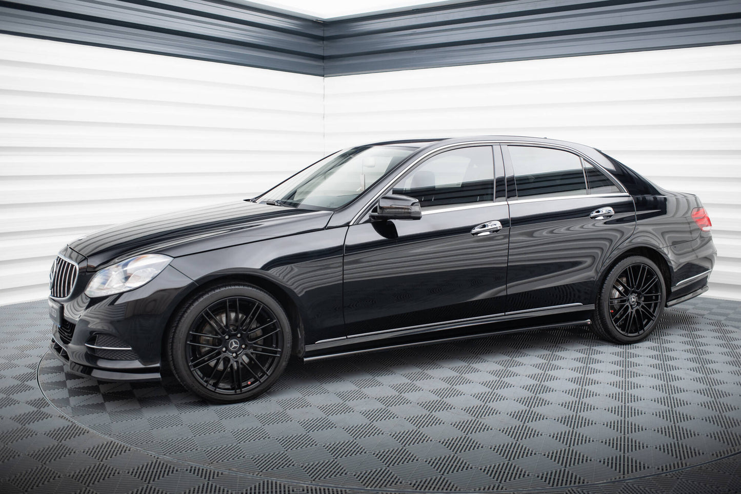 Maxton Design Minigonne Laterali - Mercedes E Klasa Standard - img 2