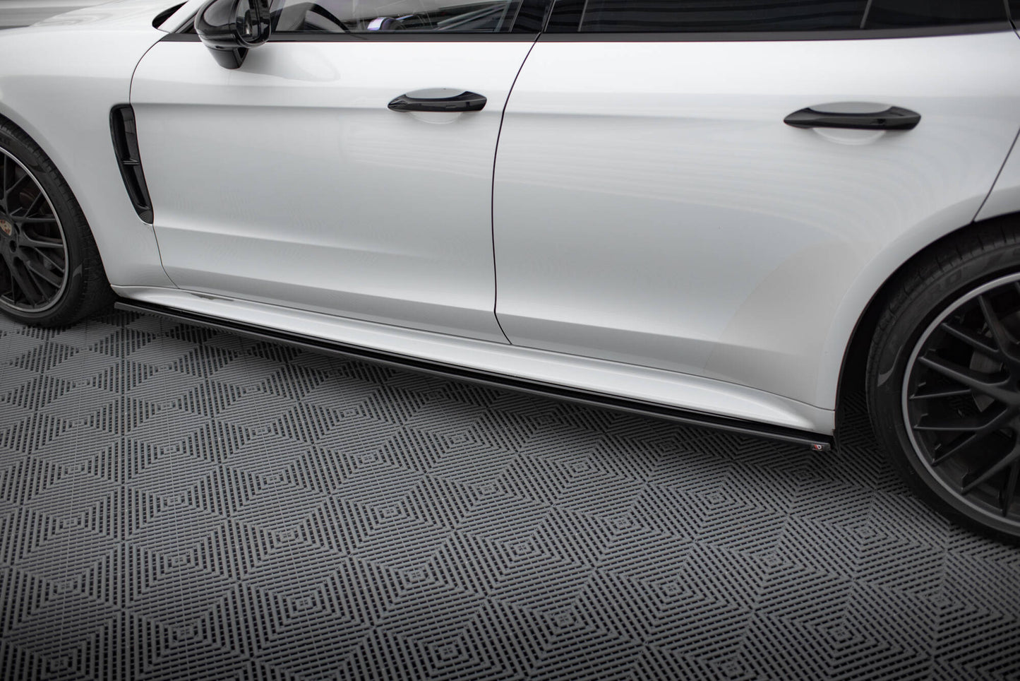 Maxton Design Minigonne Laterali - Porsche Panamera 971 - img 3