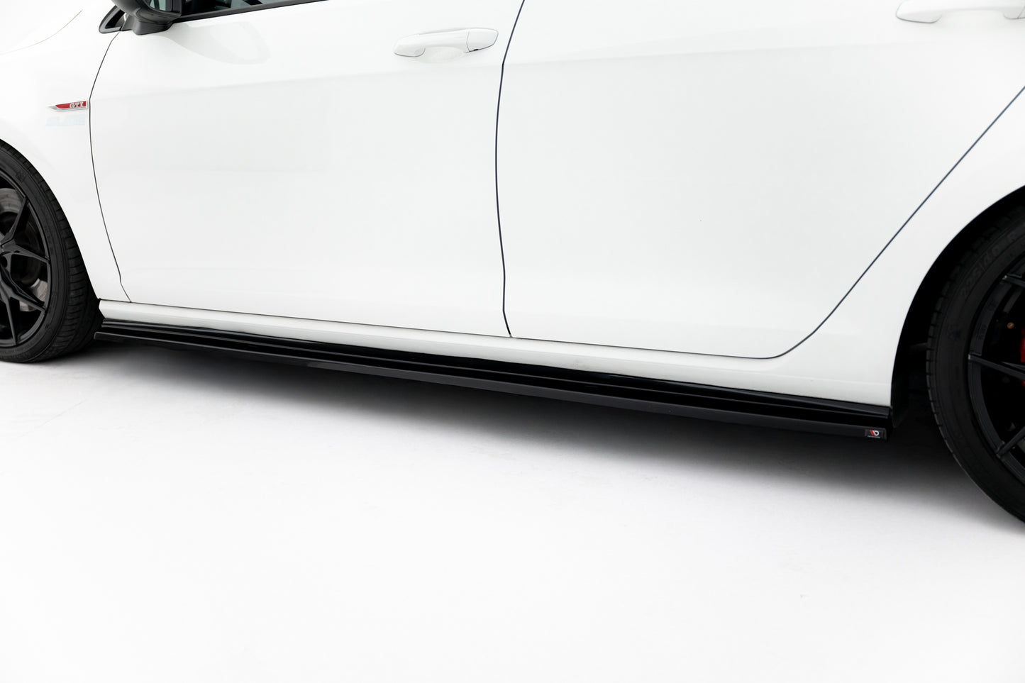 Maxton Design Minigonne Laterali V.2 - Volkswagen Golf GTI Mk7 - img 3