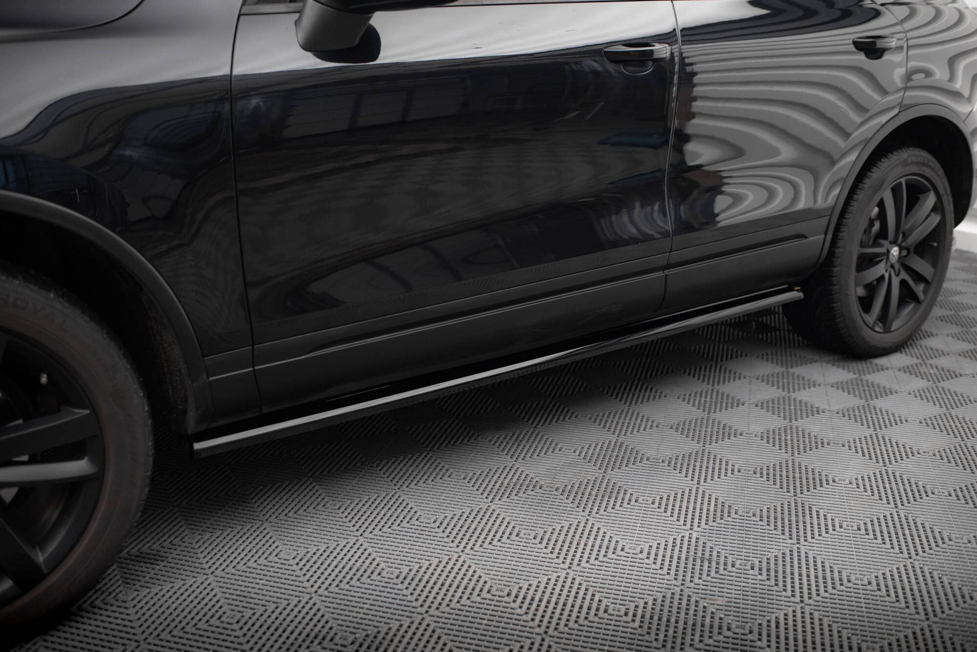Maxton Design Minigonne Laterali - Volkswagen Touareg Mk2