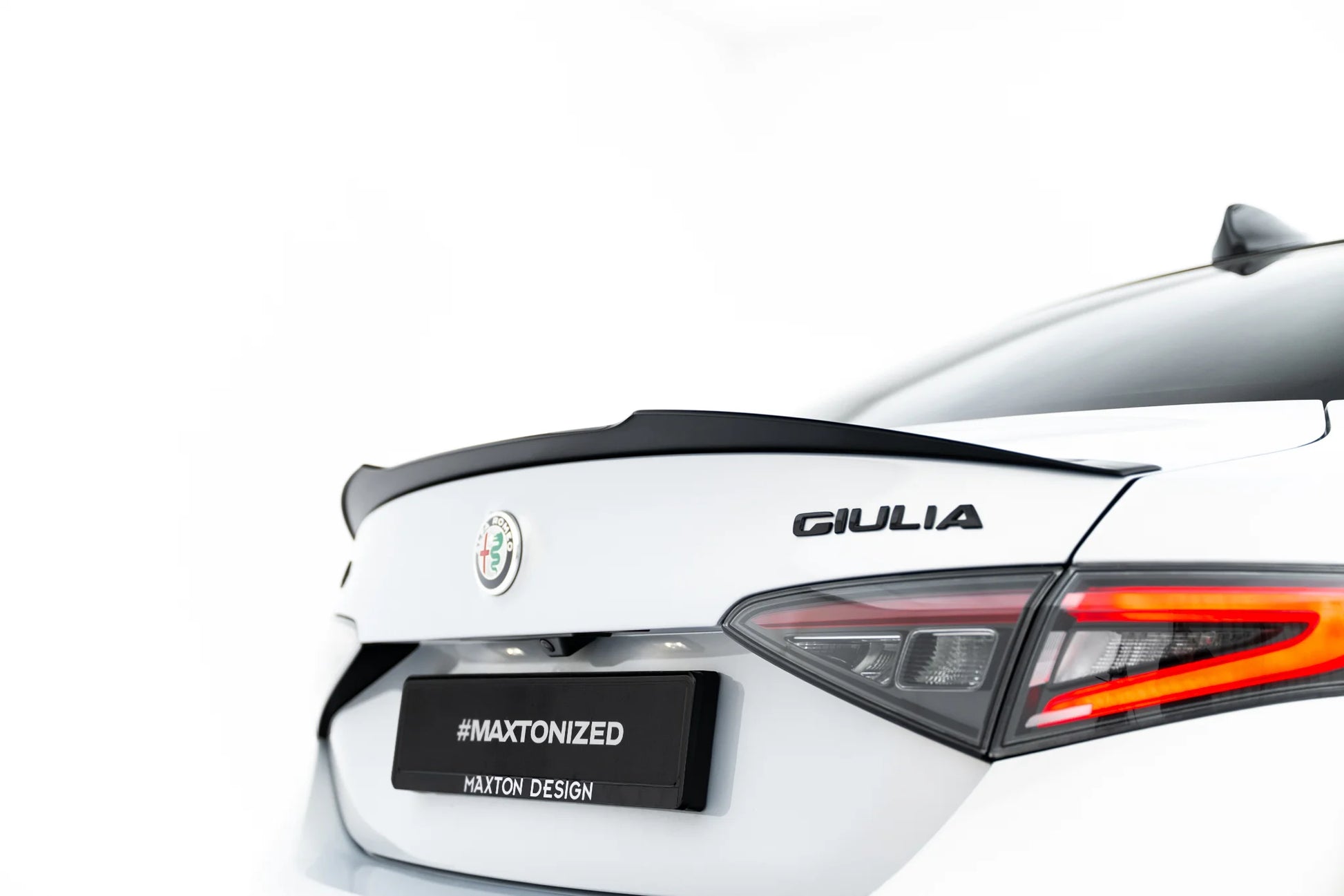 Maxton Design Spoiler Cap - Alfa Romeo Giulia Veloce - img 2