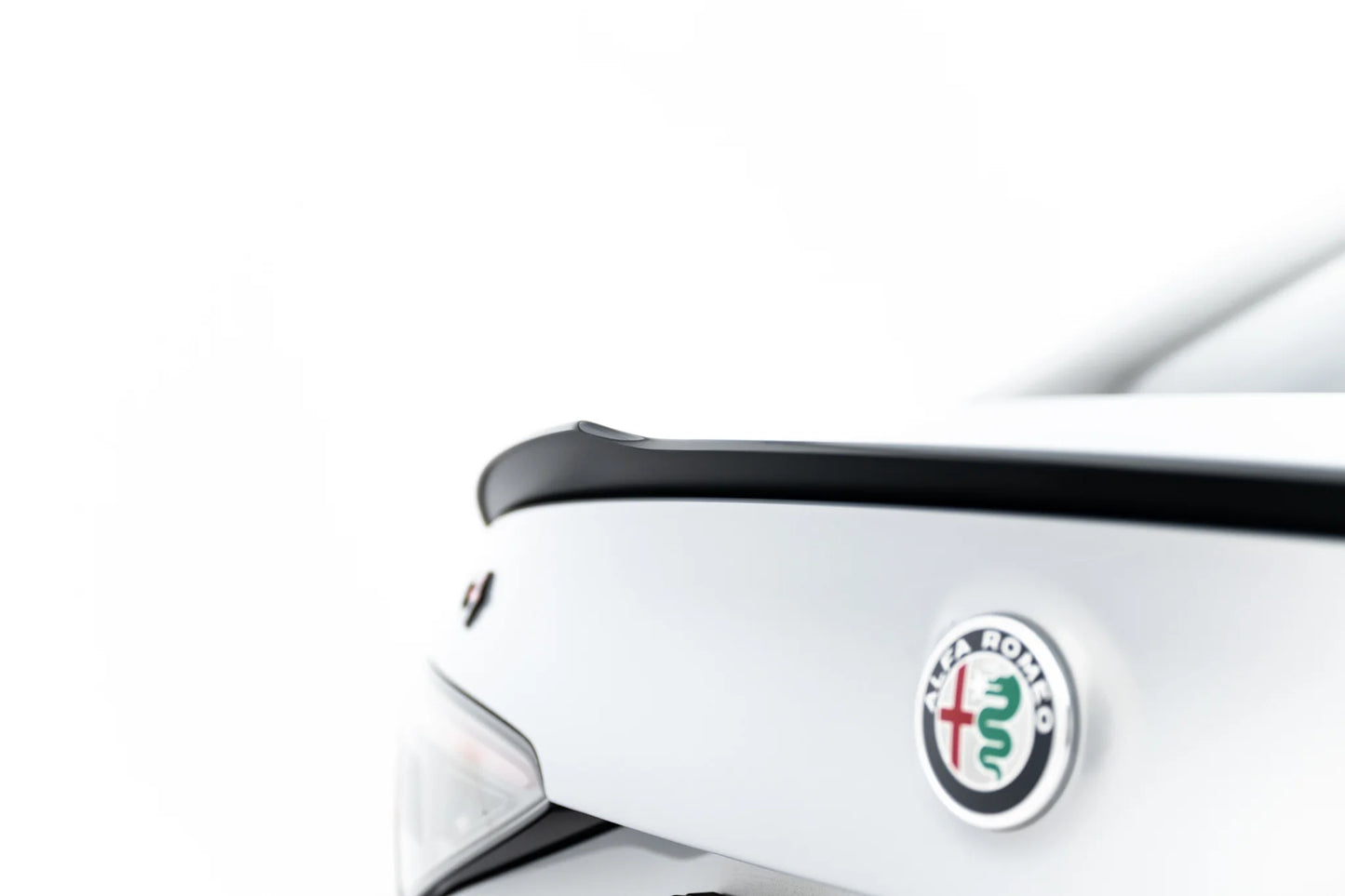 Maxton Design Spoiler Cap - Alfa Romeo Giulia Veloce - img 3