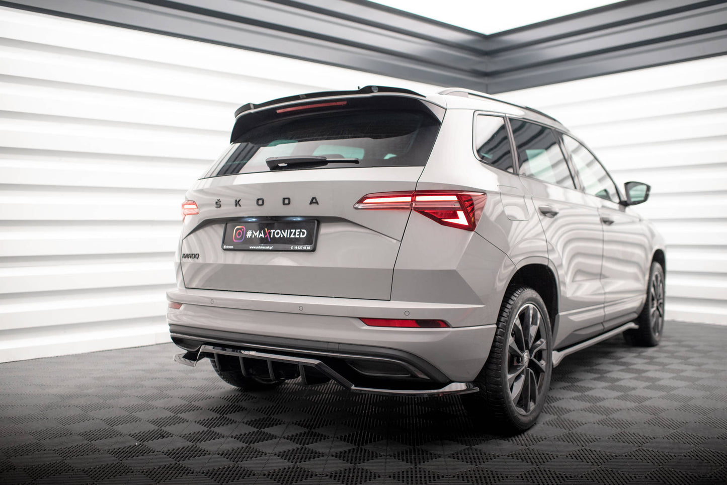 Maxton Design Spoiler Cap - Skoda Karoq Sportline - img 2