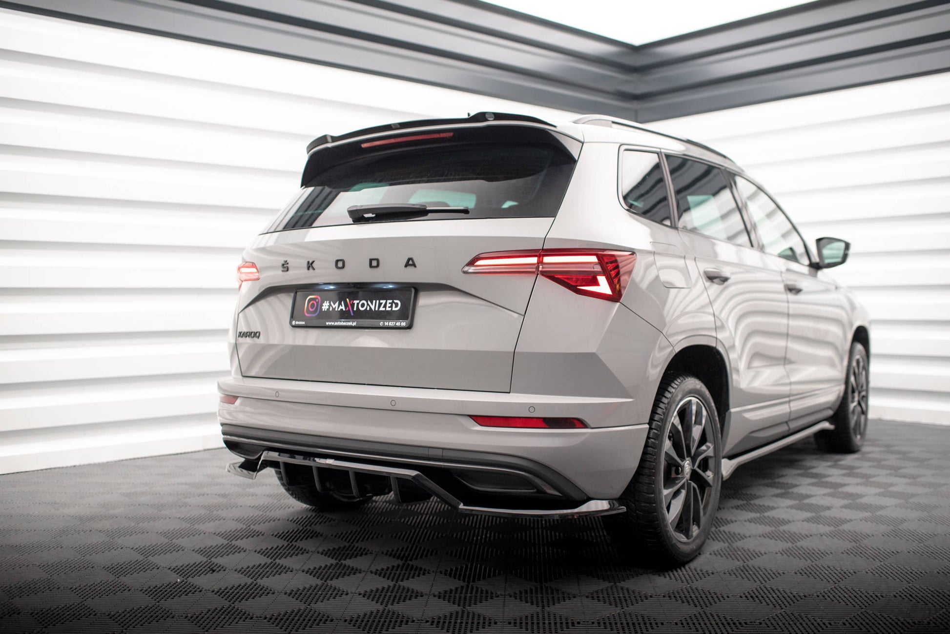 Maxton Design Spoiler Cap - Skoda Karoq Sportline - img 2