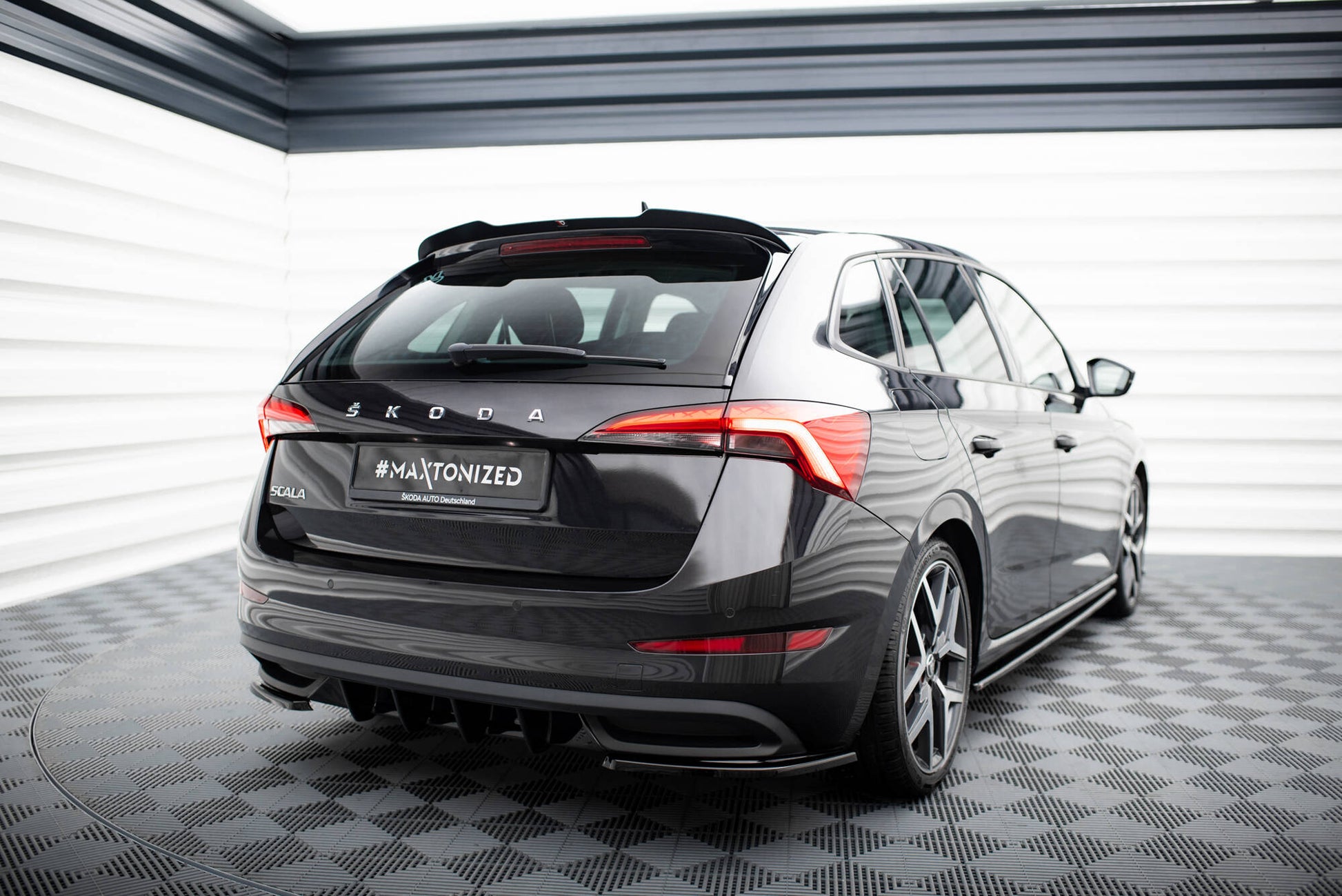 Maxton Design Spoiler Cap - Skoda Scala - img 2