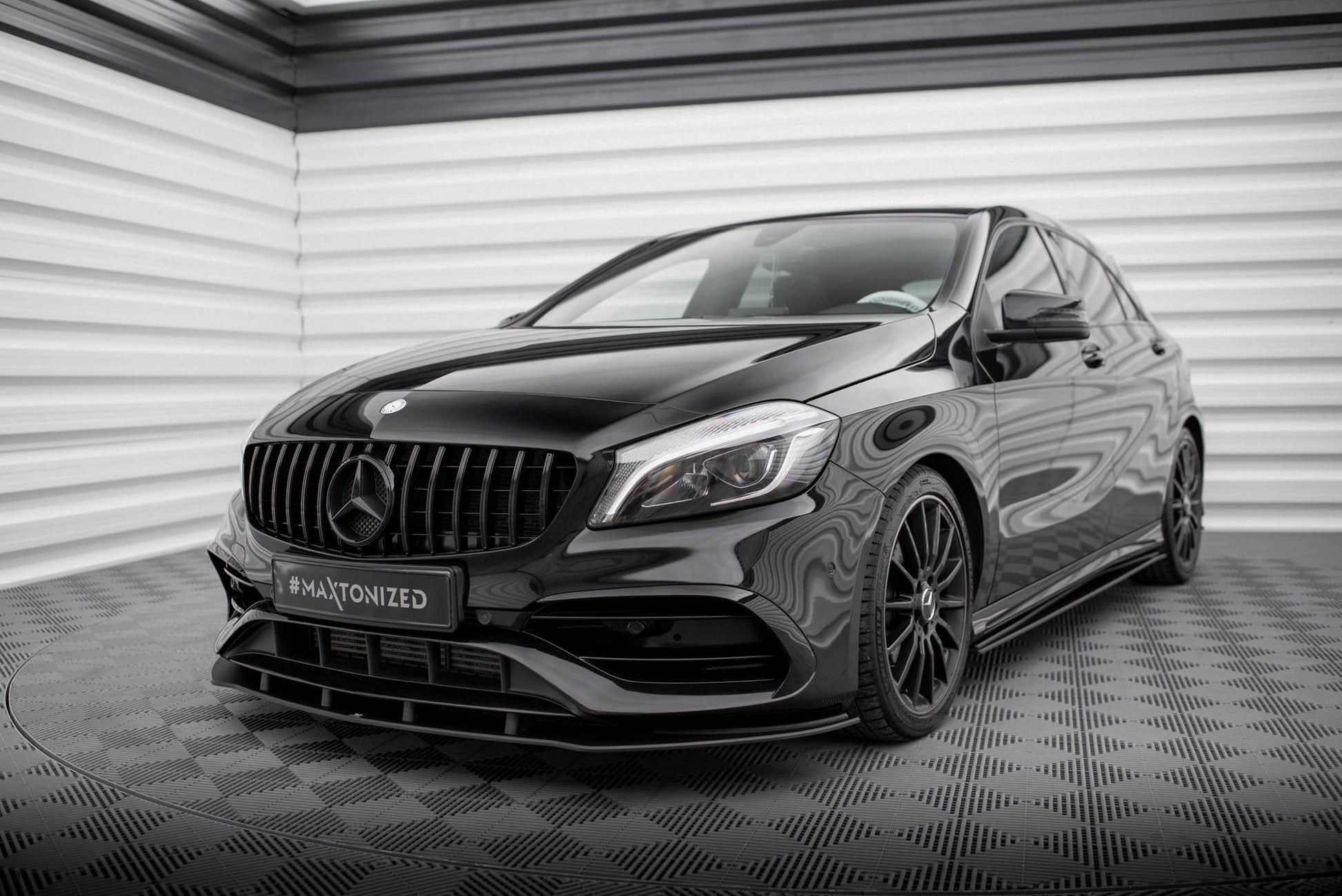 Maxton Design Street Pro Splitter Anteriore - Mercedes A Klasa AMG-Line