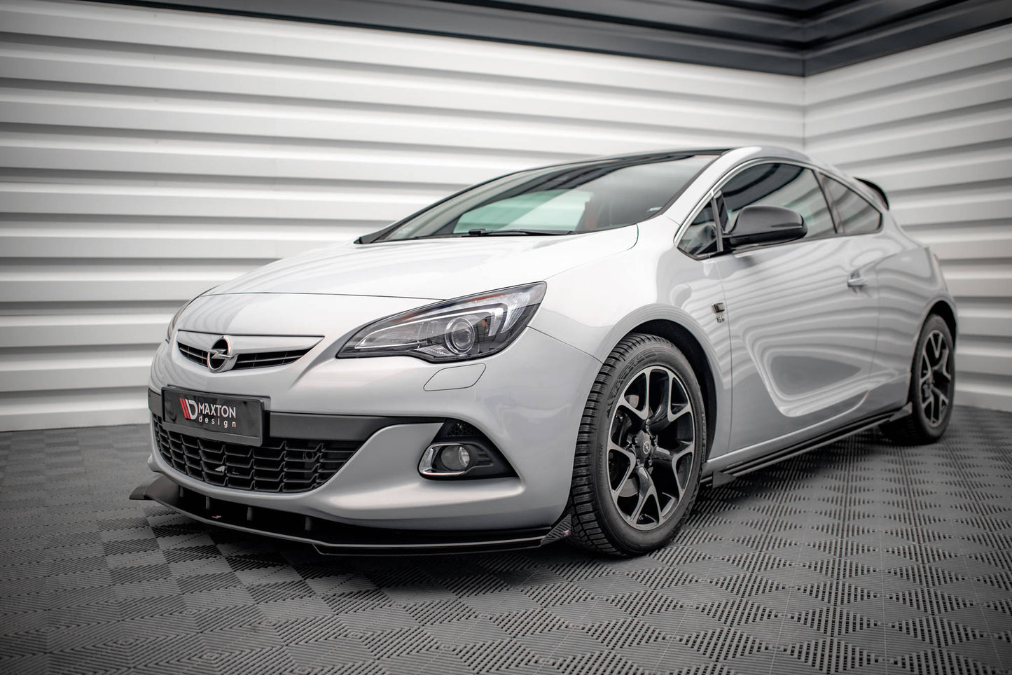 Maxton Design Street Pro Splitter Anteriore V.1 - Opel Astra J (Mk4) - img 3