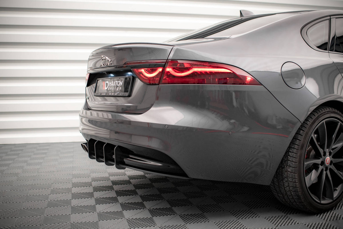 Maxton Design Street Pro Diffusore Post. - Jaguar XF R-Sport - img 3