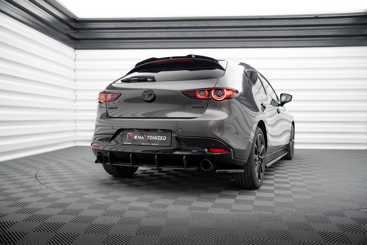 Maxton Design Street Pro Diffusore Post. - Mazda 3 Mk4 - img 2