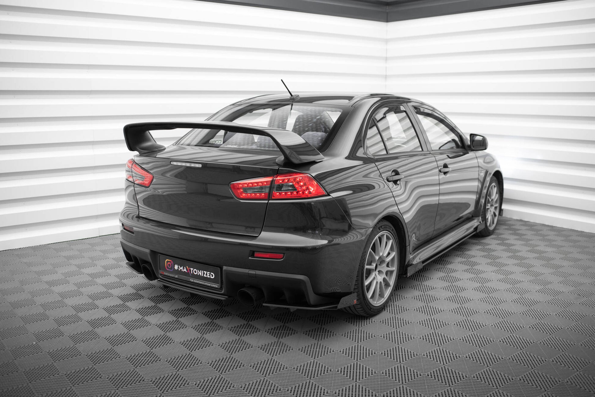 Maxton Design Street Pro Diffusore Post. - Mitsubishi Lancer Evo Mk10 - img 2