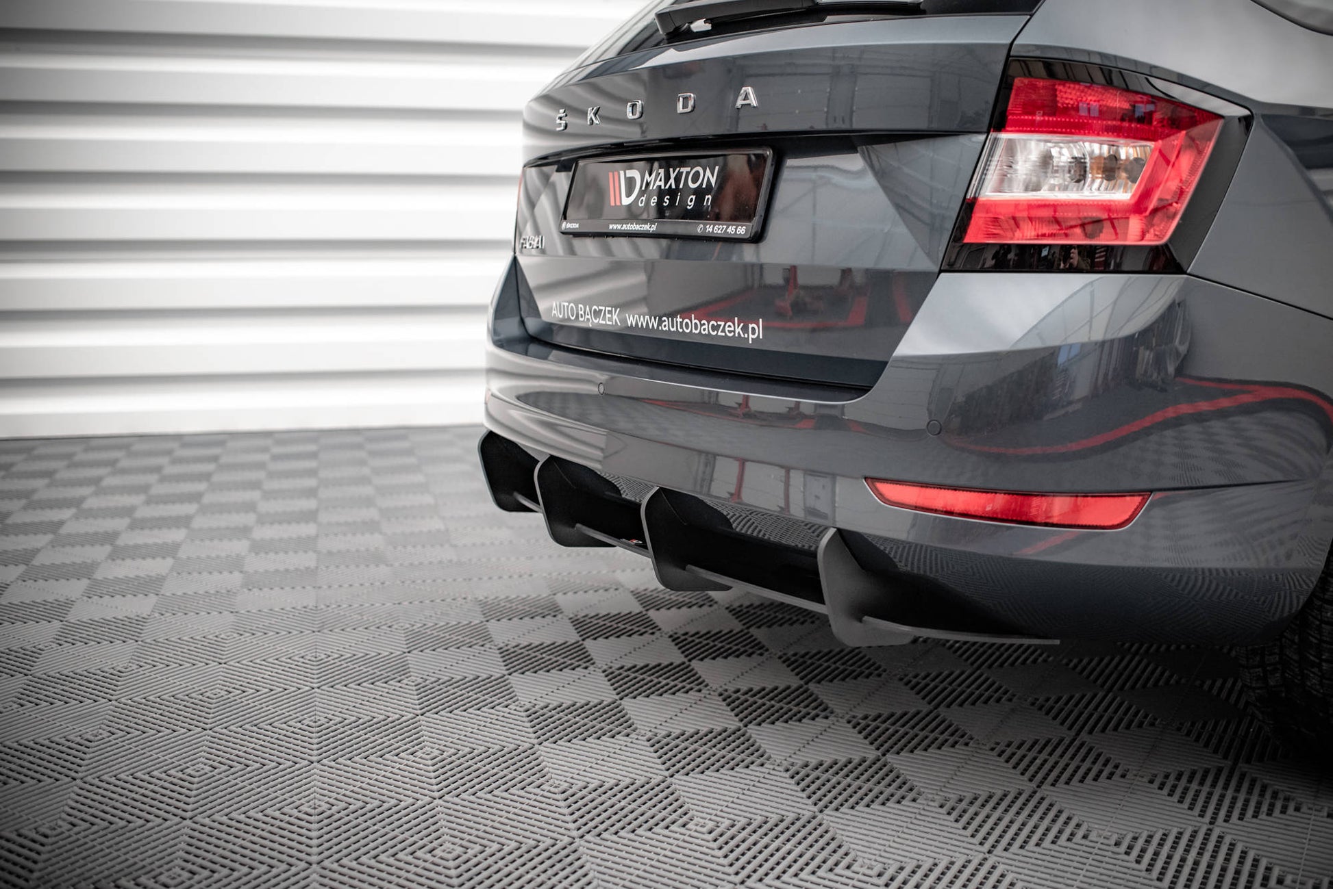 Maxton Design Street Pro Diffusore Post. - Skoda Fabia MK3 Facelift - img 3