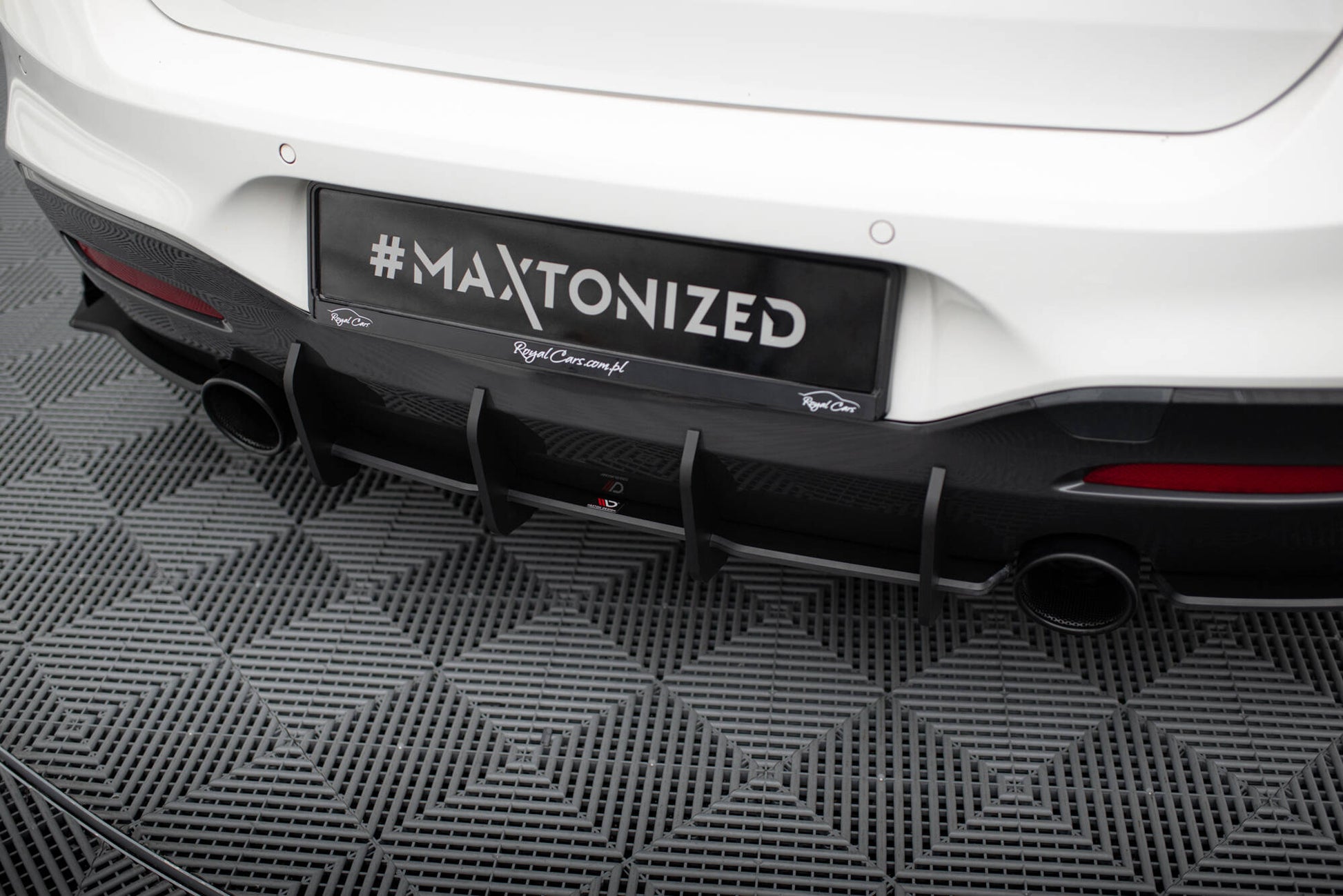 Maxton Design Street Pro Diffusore Post. V.3 - BMW Serie 1 F20- F21 - img 2