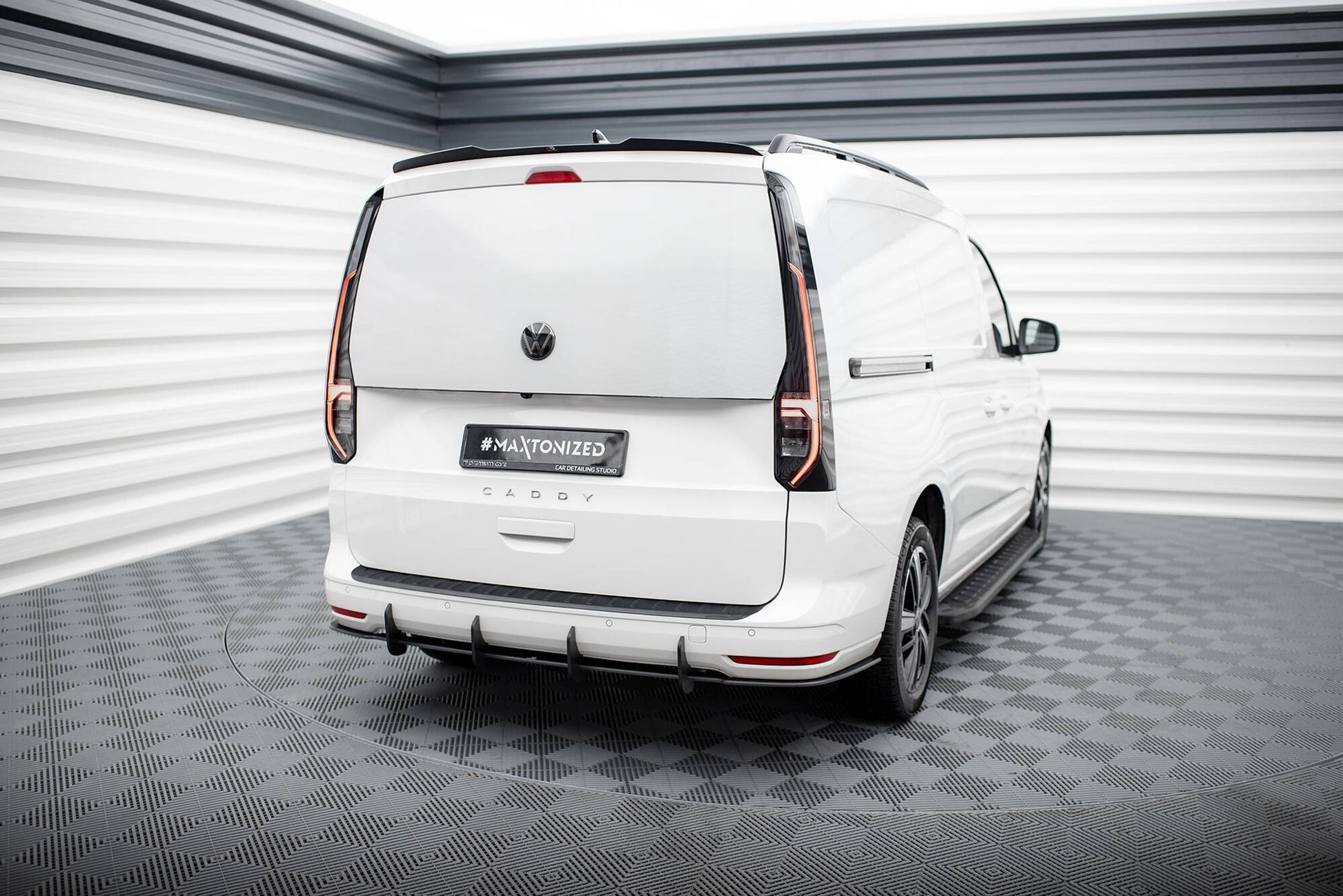 Maxton Design Street Pro Diffusore Post. - Volkswagen Caddy Mk5