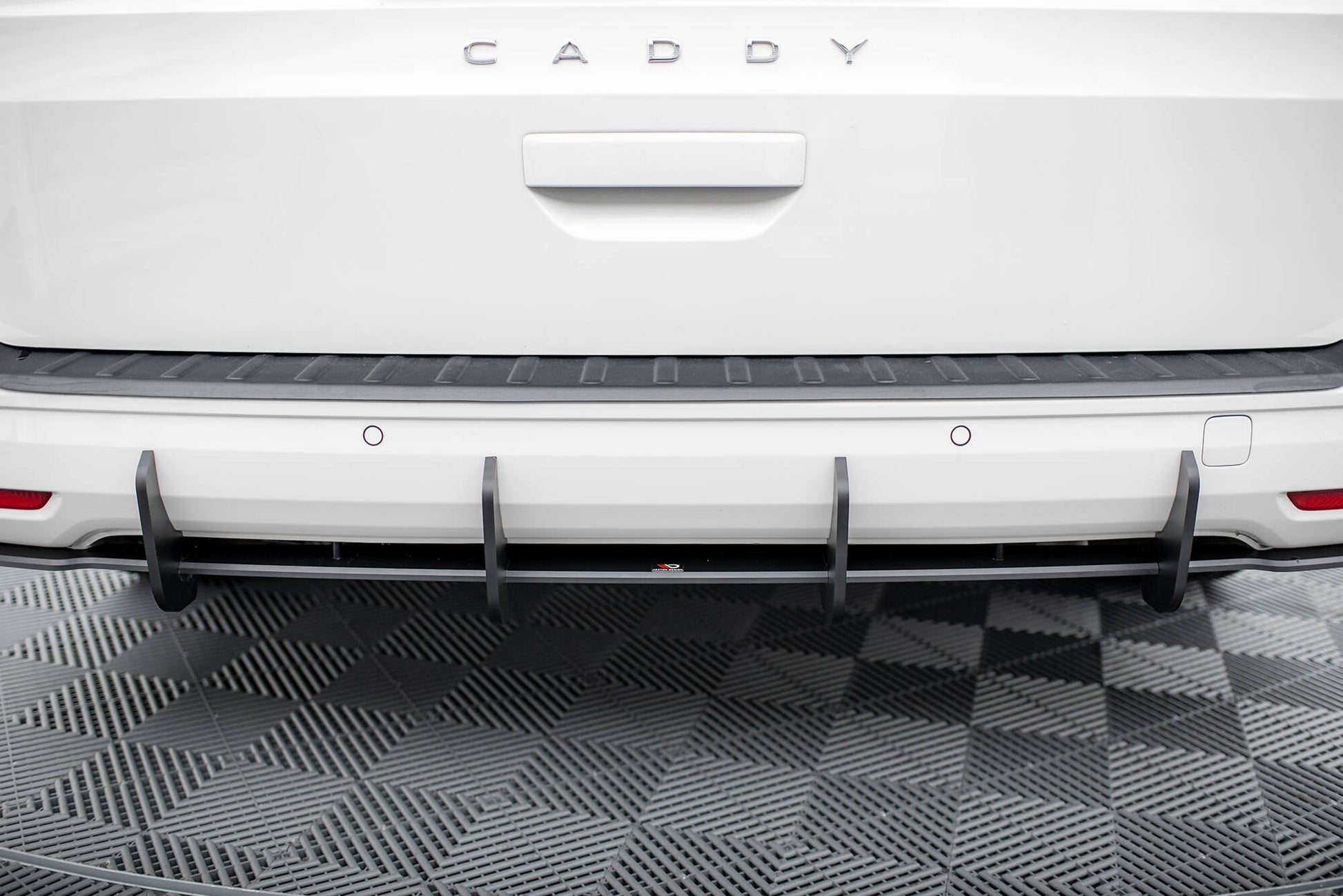 Maxton Design Street Pro Diffusore Post. - Volkswagen Caddy Mk5 - img 3