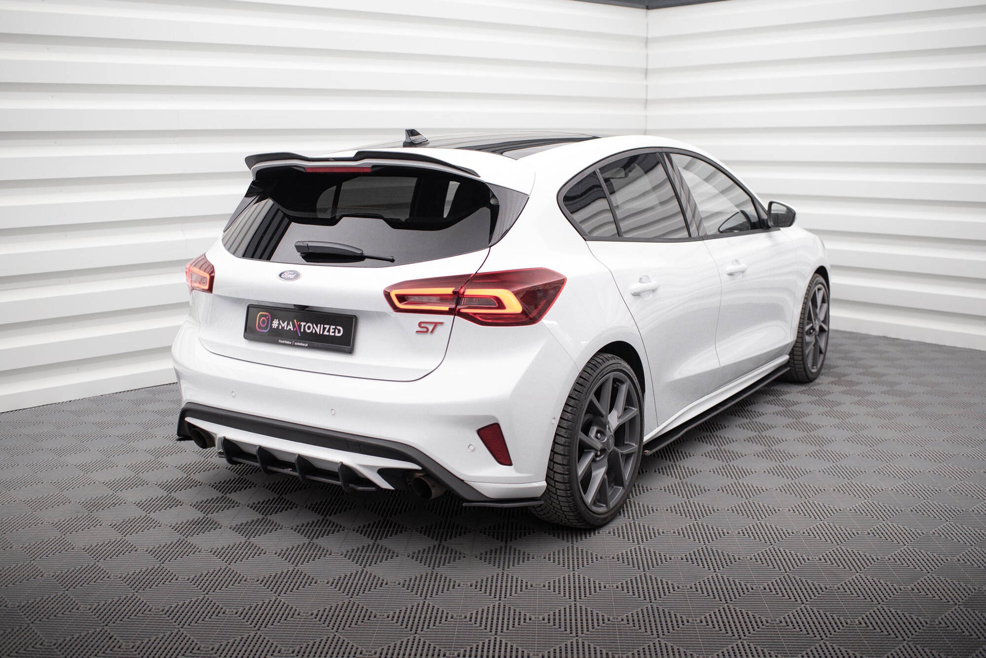 Maxton Design Street Pro Posteriore - Ford Focus ST Mk4 - img 2